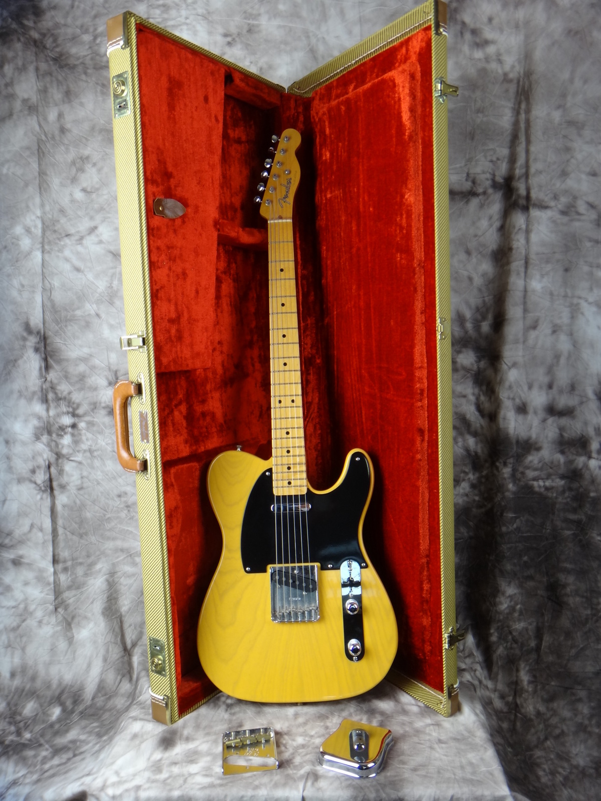 Fender Telecaster_1952-Reissue_1999-007.JPG